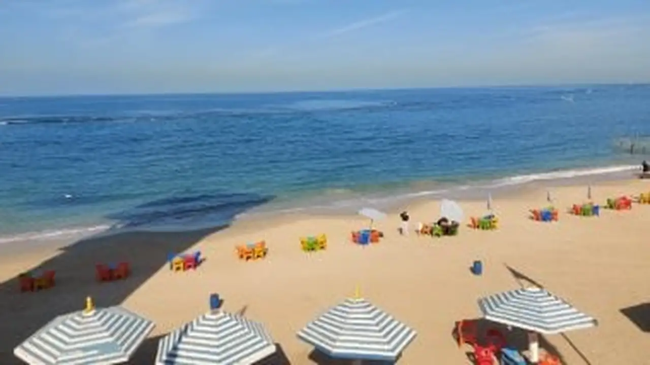 طقس دافئ نهاراً مع شبورة صباحية وأمطار متفرقة ودرجة حرارة صغرى 11 مئوية